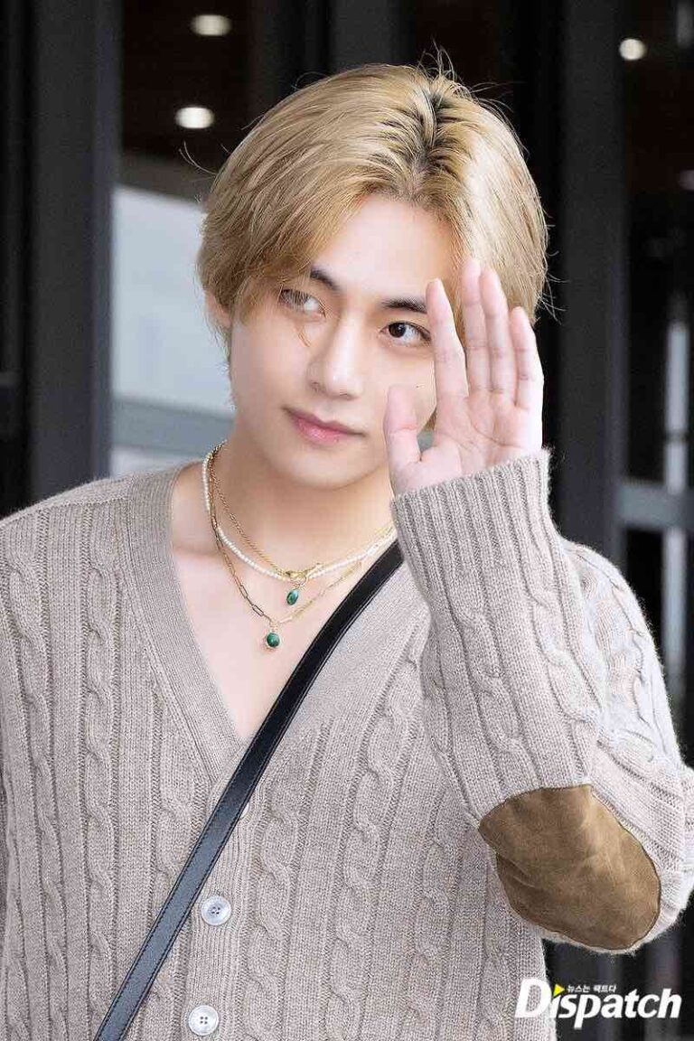 テテ(BTS V)空港ファッション 2023/8/22 | バンタンをめぐる旅